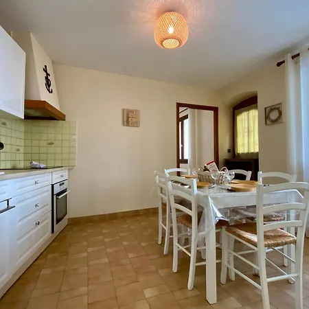 Casa vacanze Isabelle- Large Bright House With Courtyard! Mudaison