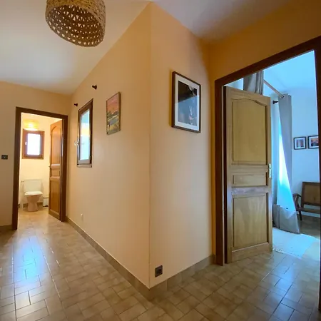 Casa vacanze Isabelle- Large Bright House With Courtyard! Mudaison